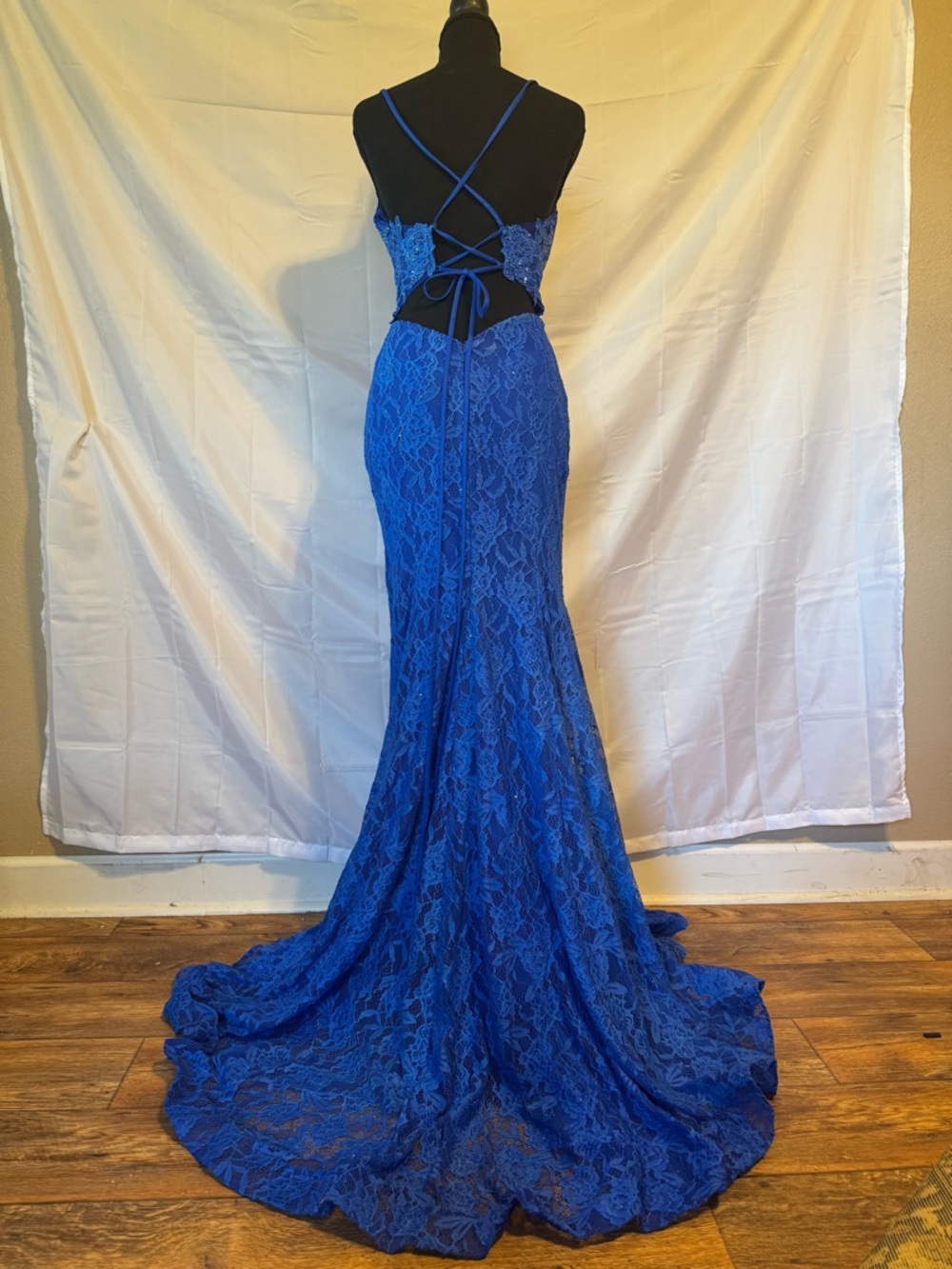 La Femme Royal Blue Lace Mermaid Prom Dress - Picture 4 of 6